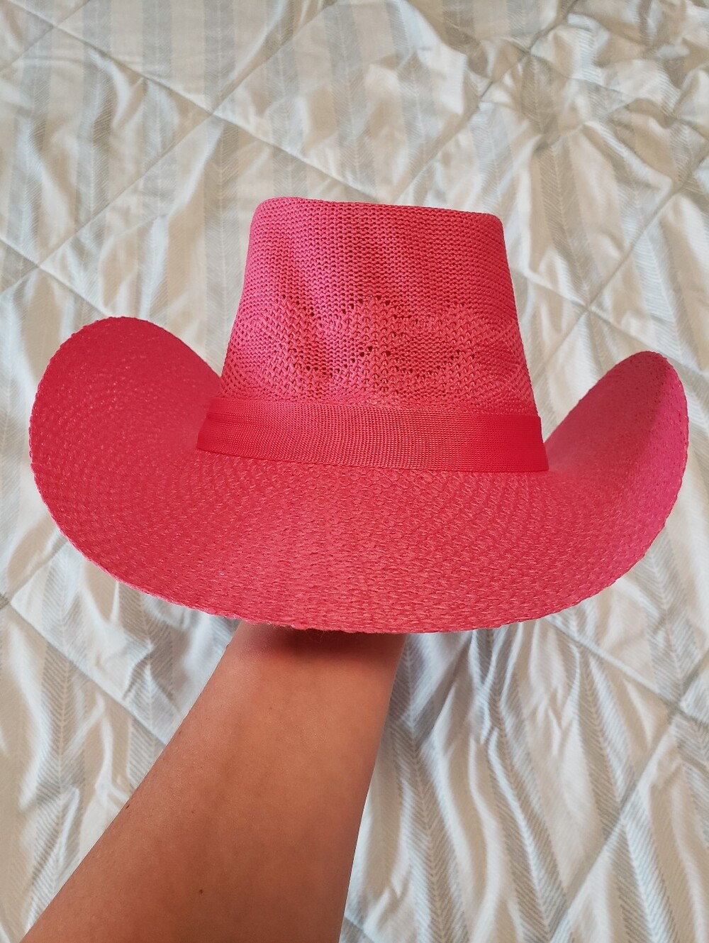 Super pretty Women's Pink Straw Cowboy Hat with Ribbon Band